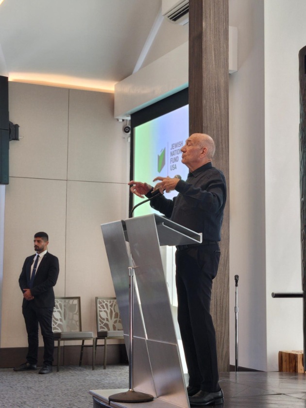 Former Israeli Prime Minister Ehud Olmert addressed Aspen’s philanthropic community at a recent Jewish National Fund-USA event