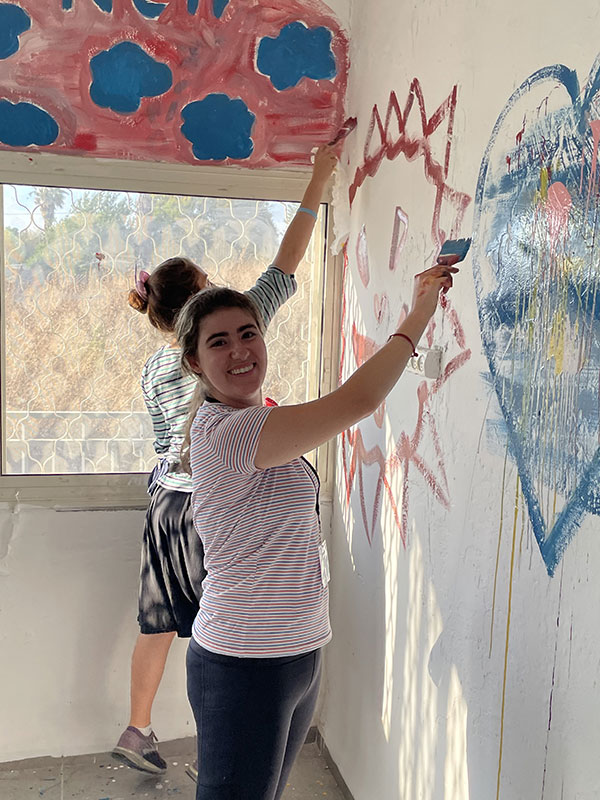 Volunteering on Alternative Break