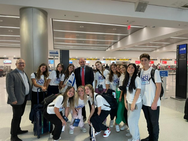 JNF Israel Emissary Zohar Vloski and Israeli Consul General in Miami, Maor Elbaz-Starinsky, pictured with local AMHSI students and parents prior to studying abroad at Muss earlier this year
